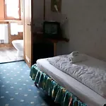 Kranenturm Otel 2*