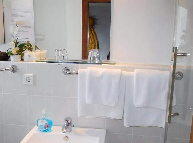 吊塔酒店 2* 巴哈拉赫